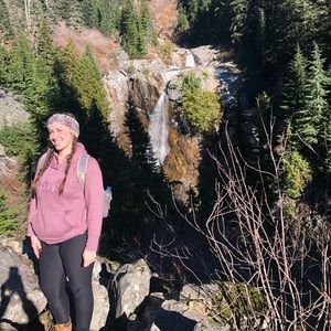 Meet your Posher, Liz